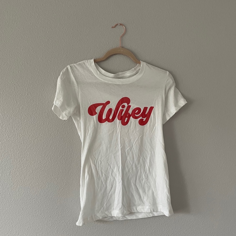 Retro wifey tee